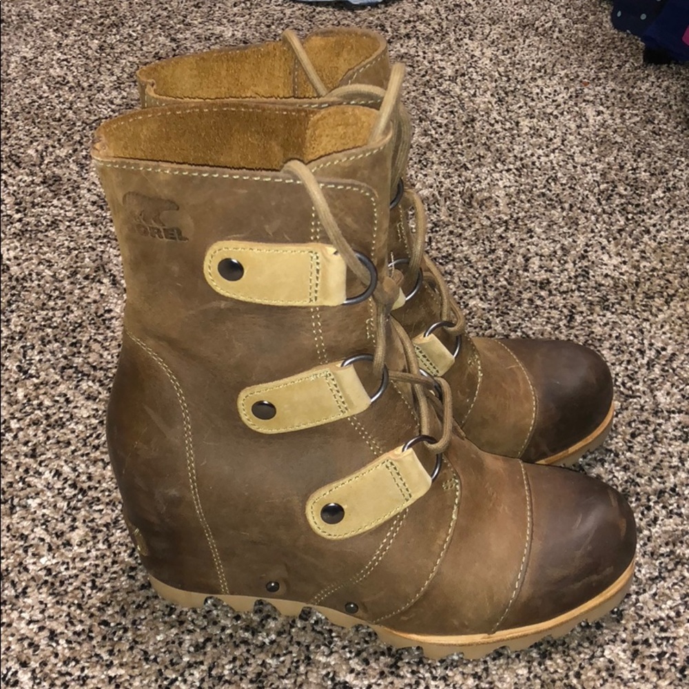 Sorel wedge! Size 6!